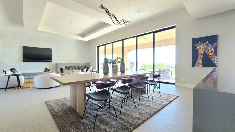 Amalfi table long profile with chairs