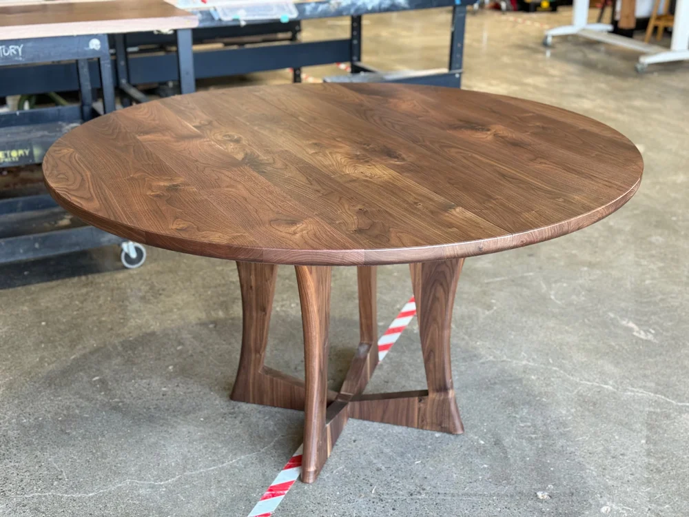 Trento circle table