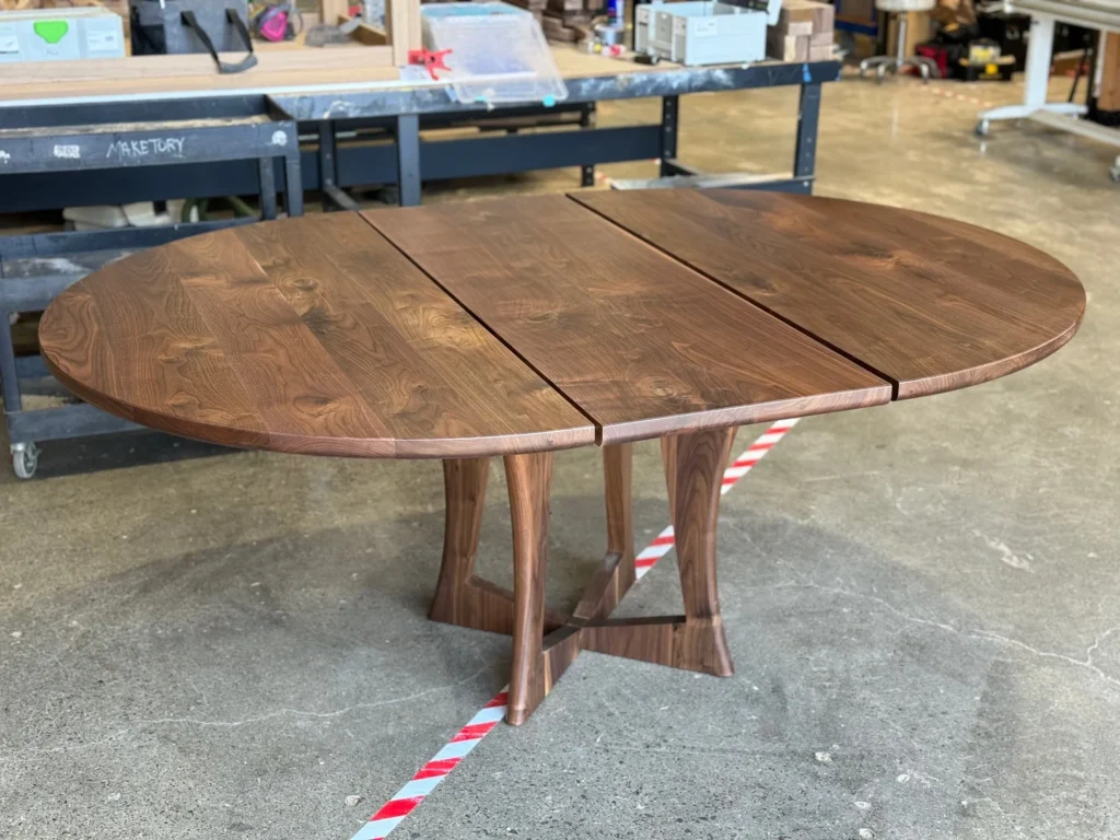 Trento oval table